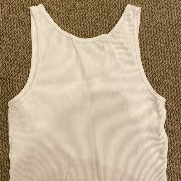 Nude Lucy cropped singlet - Picture 3 of 3